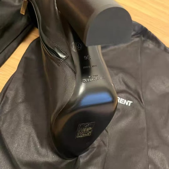 Saint Laurent Black Heeled Boots with Buckle - Picture 4 of 5